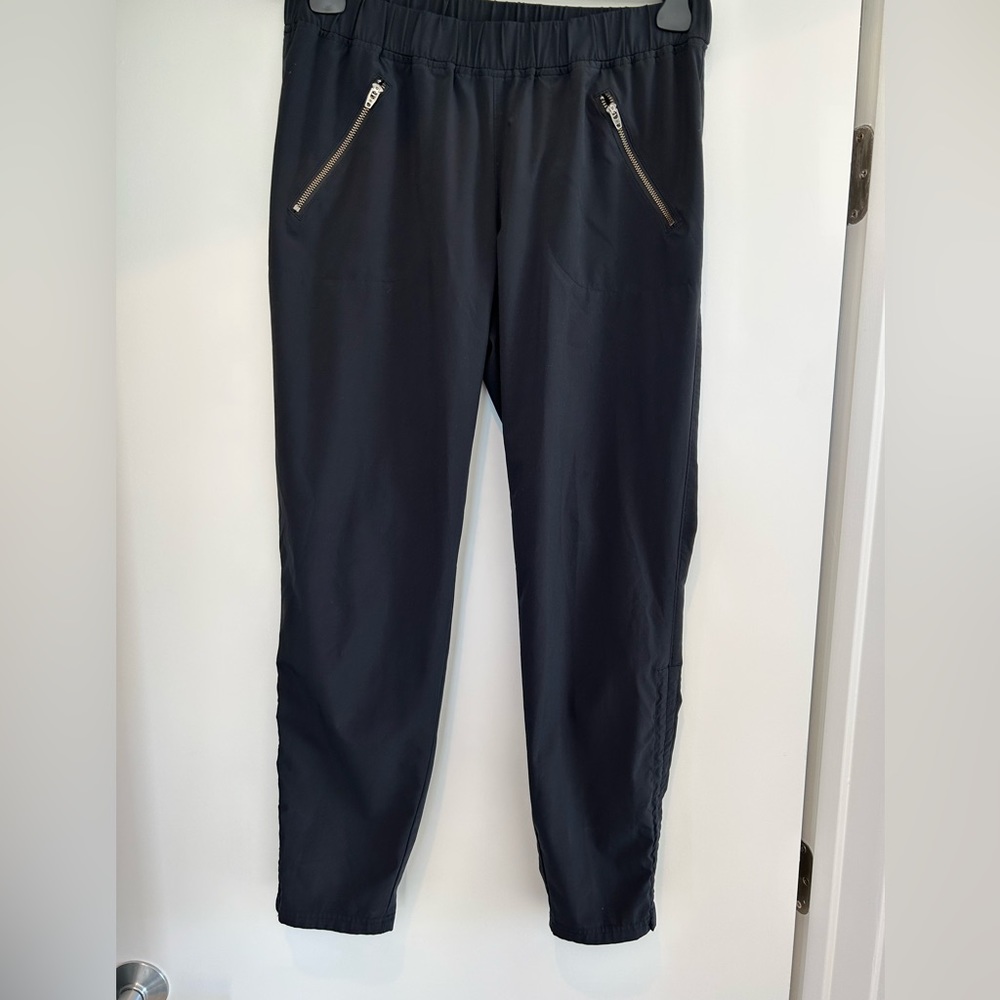 Athleta crop pants, Size 8